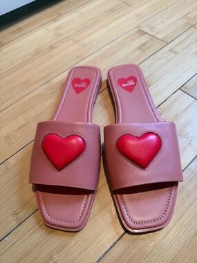 Love Moschino Mauve Slide Sandals with Red Heart Accent - size 9.5 - never worn